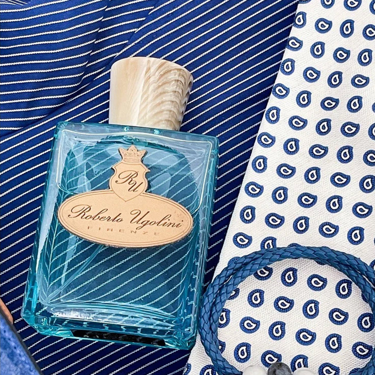 Flakon des Nischenparfums Azzurro von Roberto Ugolini