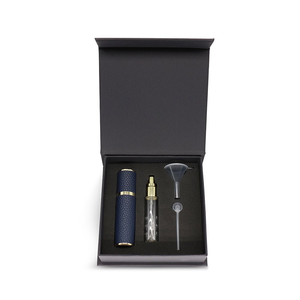 Flakon des Nischenparfums Leder - Travelatomizer von Essence Garden