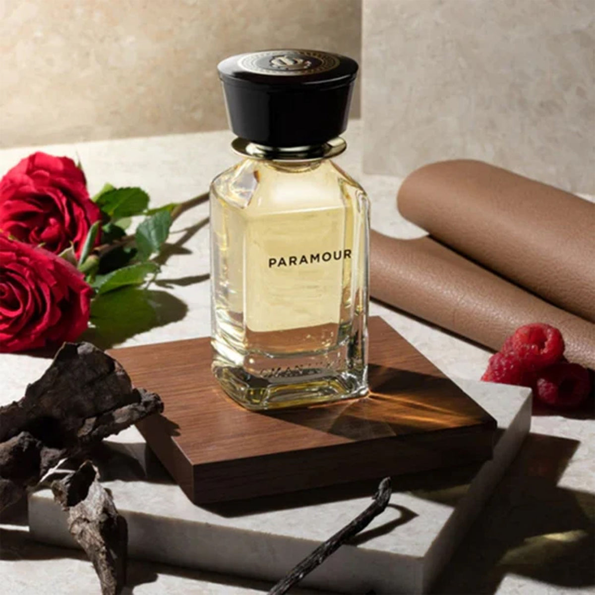 Flakon des Nischenparfums Paramour von Oman Luxury