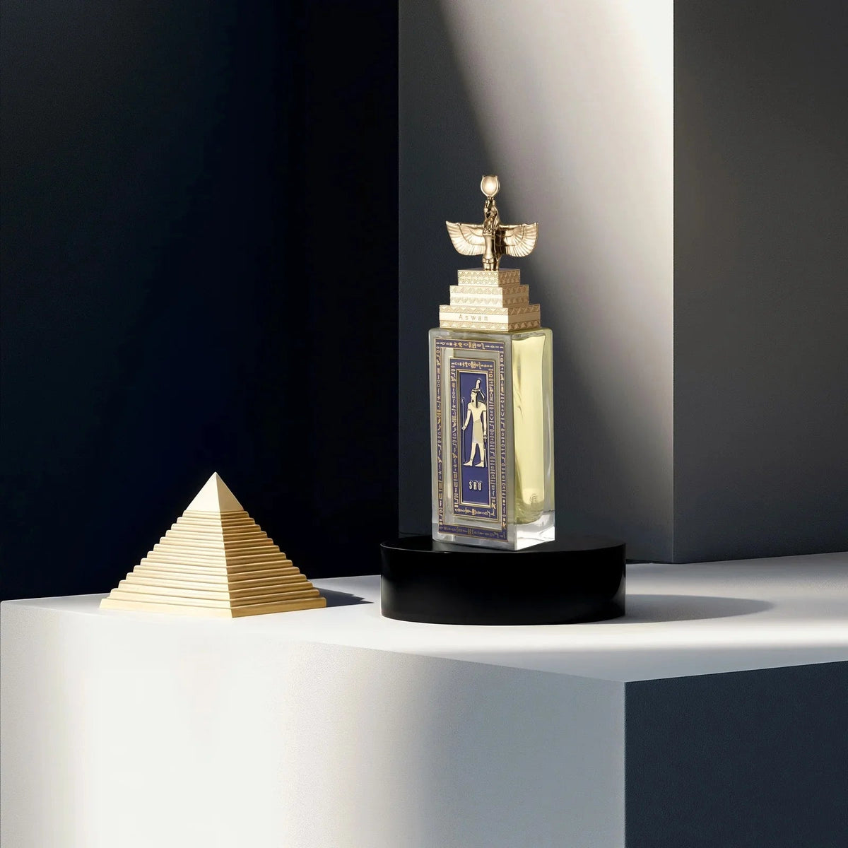 Flakon des Nischenparfums Shu von Aswan